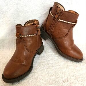 Oshkosh kids boots